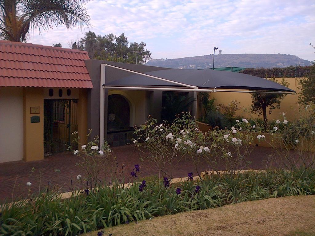 Jubilee Lodge Guest House 요하네스버그 외부 사진