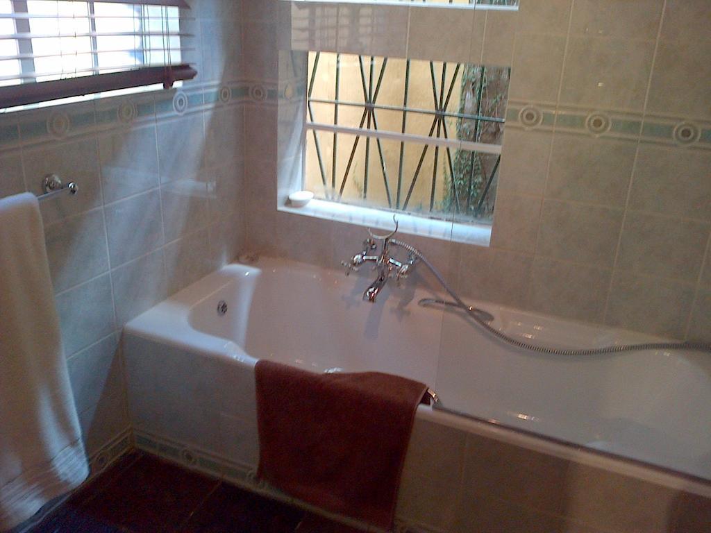 Jubilee Lodge Guest House 요하네스버그 객실 사진