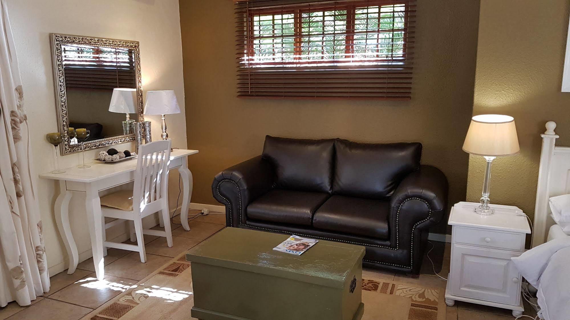 Jubilee Lodge Guest House 요하네스버그 외부 사진